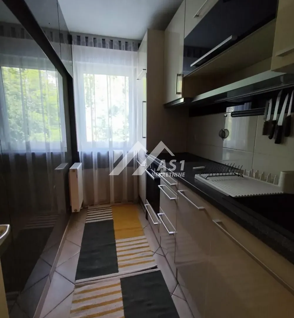 Izdavanje, dvosoban stan, 45m², Adamovićevo Naselje, Novi Sad Sve Podlokacije