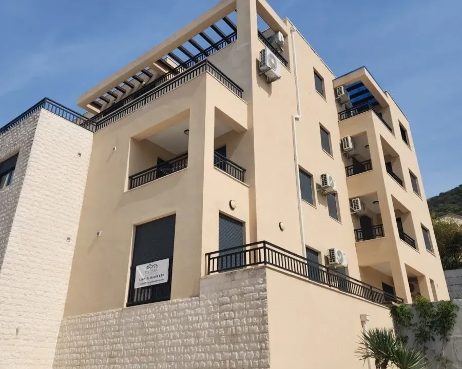 Izdavanje, stan, 70m², Centar, Tivat