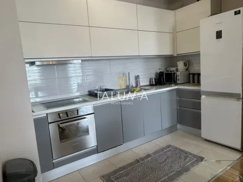 Prodaja, dvosoban stan, 63m², City Kvart, Podgorica - image 4