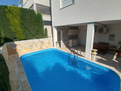 Sale, house, 200m², Bar, Crna Gora - image 10