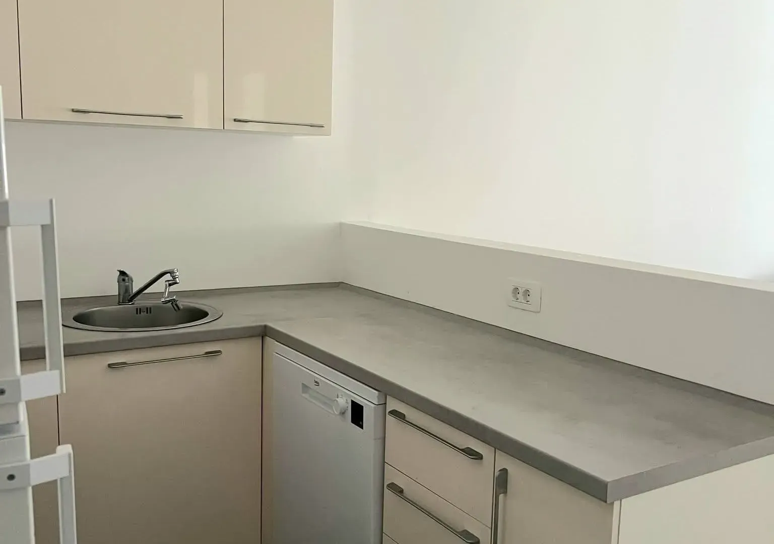 Izdavanje, dvosoban stan, 53m², Rozino, Budva