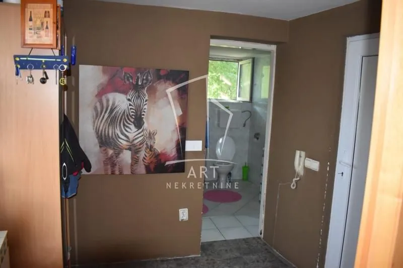 Prodaja, kuća, 336m², Jajinci, Voždovac Sve Podlokacije