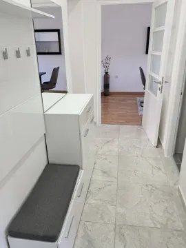 Izdavanje, jednosoban stan, 68m², Centar, Podgorica - image 6