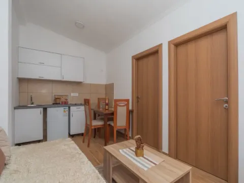 Izdavanje, stan, 70m², Stari Bar, Bar - image 6