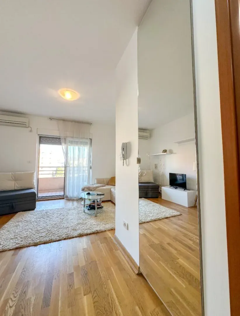 Rent, studio apartment, 35m², City Kvart, Podgorica
