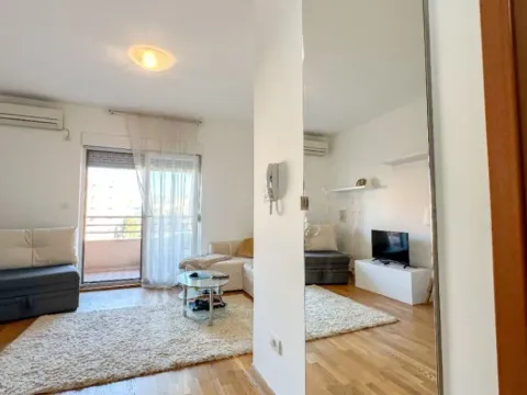 Izdavanje, garsonjera, 35m², City Kvart, Podgorica - image 6