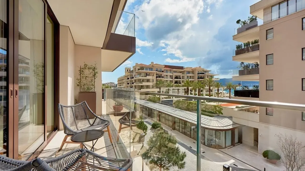 Sale, two bedroom apartment, 160m², Tivat, Crna Gora