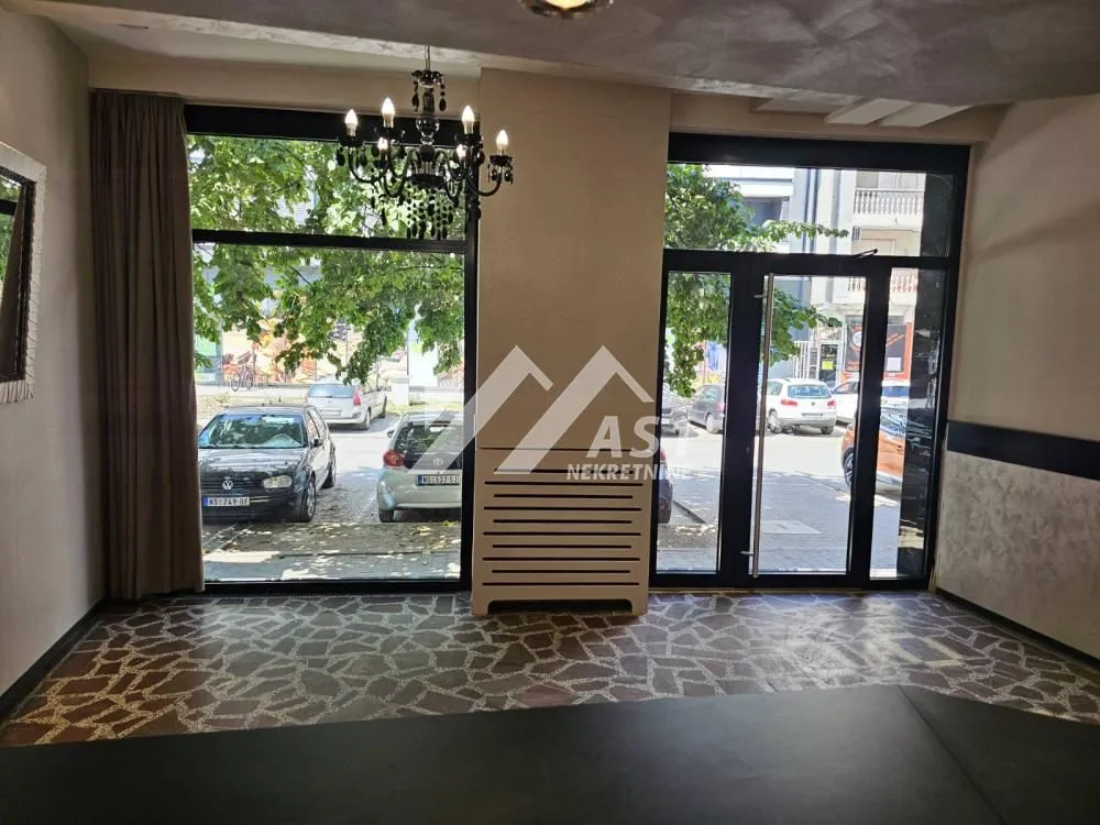 Rent, office space, 150m², Bulevar Oslobodjenja, Novi Sad Sve Podlokacije