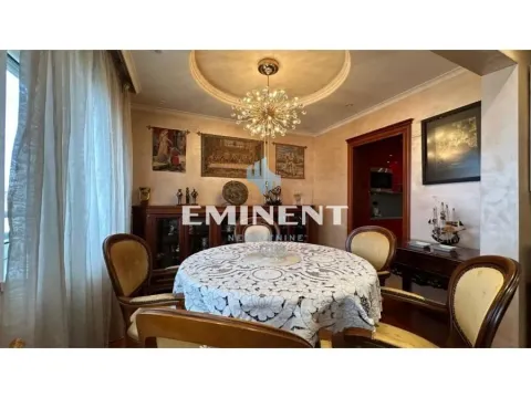 Izdavanje, trosoban stan, 140m², Stari Grad, Beograd - image 4