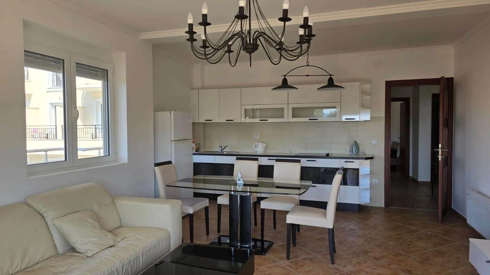 Prodaja, dvosoban stan, 93m², Buljarica, Budva