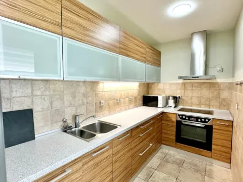 Sale, two bedroom apartment, 102m², Dobrota, Kotor - image 4