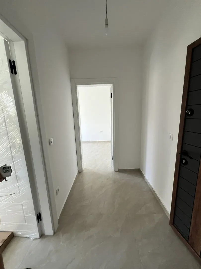 Rent, two bedroom apartment, 39m², Dobra Voda, Bar