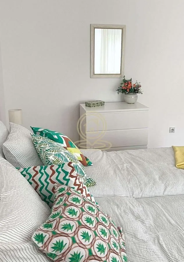 Rent, two bedroom apartment, 69m², Vračar Sve Podlokacije, Beograd