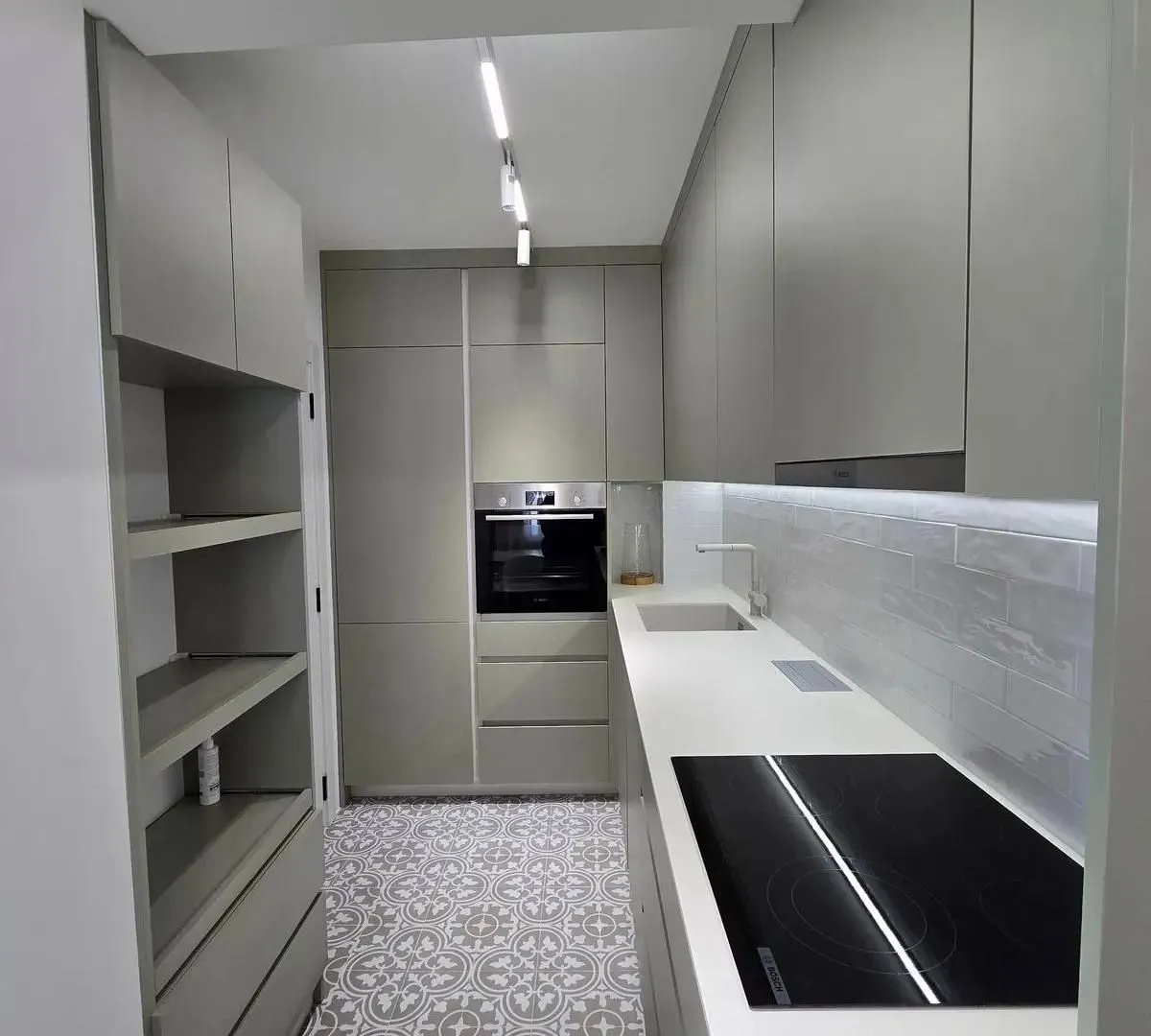 Prodaja, dvosoban stan, 70m², Centar, Tivat