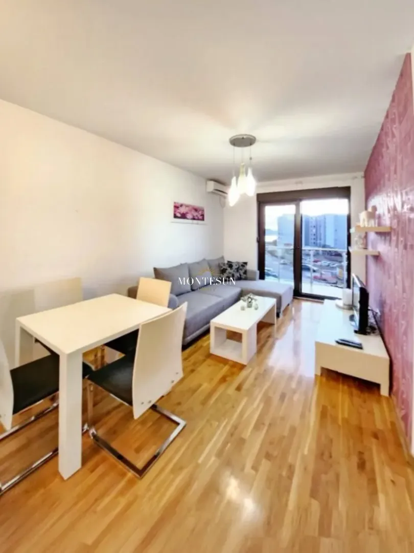 Rent, one bedroom apartment, 41m², Bečići, Budva