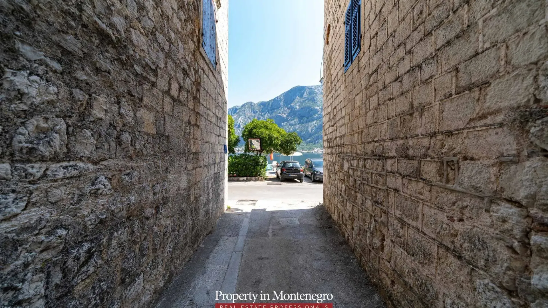 Prodaja, kuća, 321m², Prčanj, Kotor