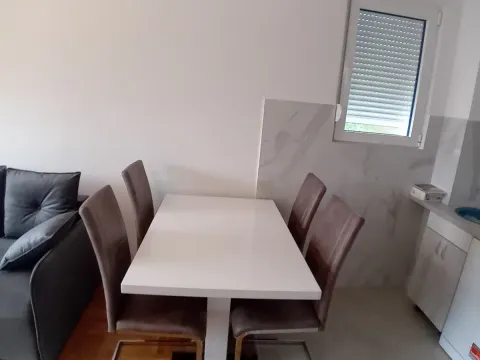 Rent, one bedroom apartment, 49m², Radanovići, Kotor - image 3