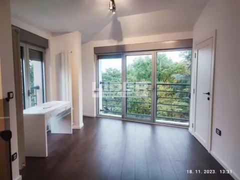 Sale, house, 195m², Čukarica, Beograd
