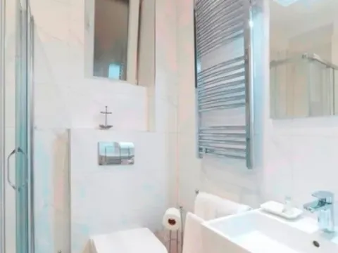 Sale, two bedroom apartment, 70m², Stari Grad, Beograd - image 11