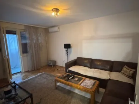 Izdavanje, dvosoban stan, 700m², Preko Morače, Podgorica - image 10