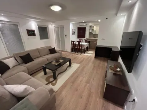 Rent, two bedroom apartment, 120m², Podkošljun, Budva - image 9