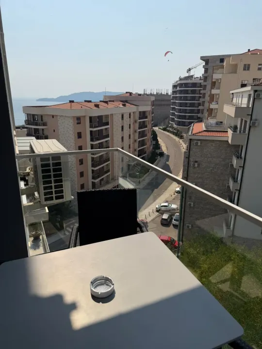 Rent, one bedroom apartment, 57m², Bečići, Budva