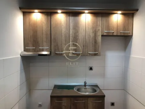 Izdavanje, poslovni prostor, 44m², Socijalno, Novi Sad Sve Podlokacije - image 6