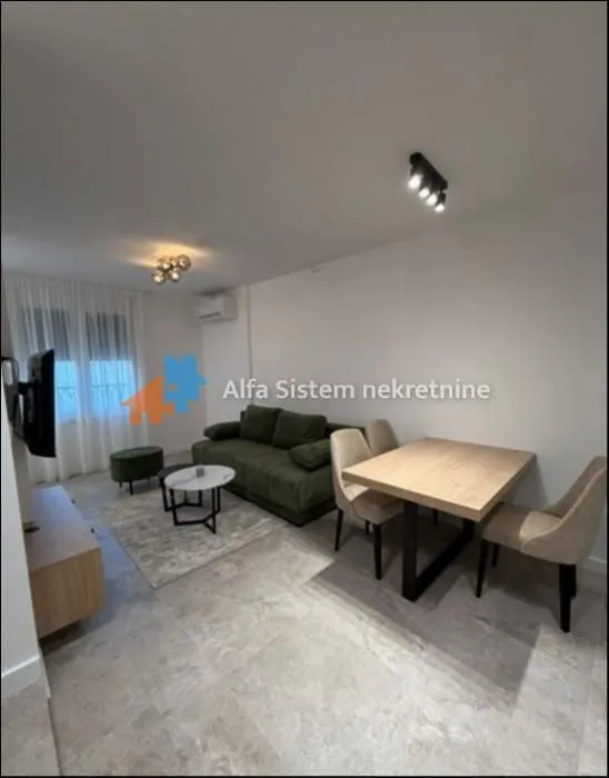 Izdavanje, stan, 38m², Đeram Pijaca, Beograd