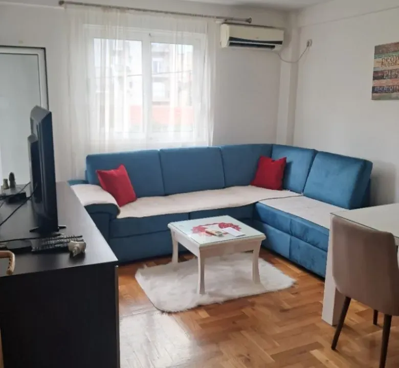 Izdavanje, dvosoban stan, 50m², Stari Aerodrom, Podgorica