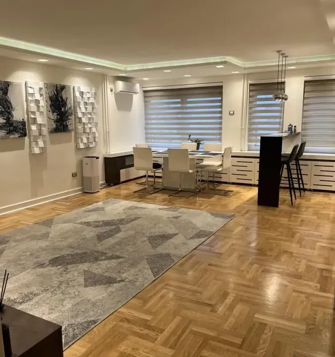 Izdavanje, stan, 180m², Stari Grad, Beograd