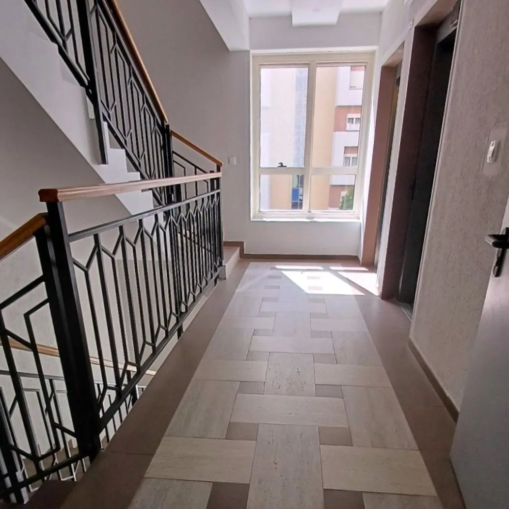 Izdavanje, jednosoban stan, 40m², Central Point, Podgorica