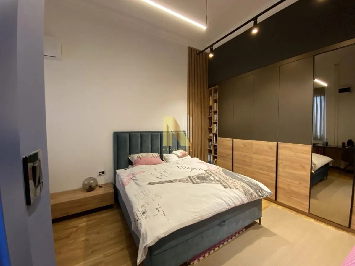 Izdavanje, dvosoban stan, 49m², Centar, Novi Sad