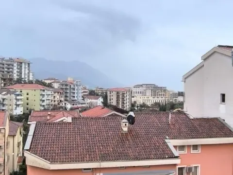 Sale, two bedroom apartment, 65m², Bečići, Budva - image 11