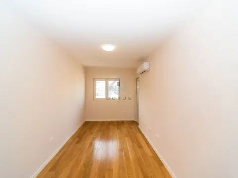 Rent, office space, 95m², Central Point, Podgorica - image 5