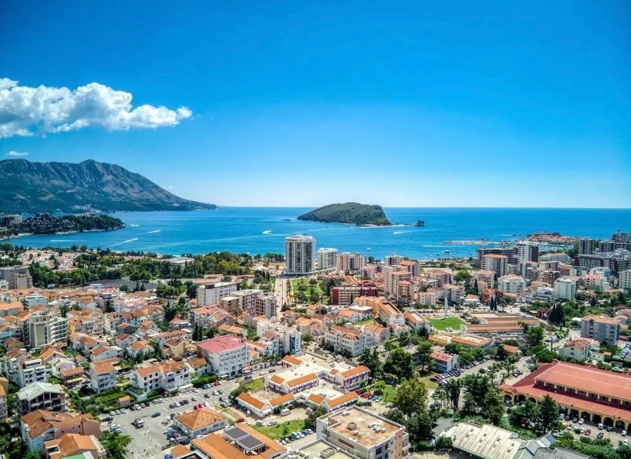 Prodaja, četvorosoban stan, 188m², Budva, Crna Gora