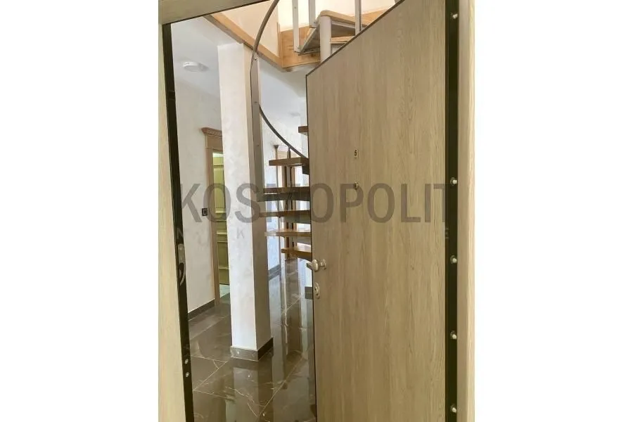 Prodaja, četvorosoban stan, 145m², Centar, Pančevo