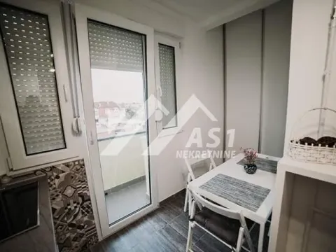 Izdavanje, dvosoban stan, 50m², Centar, Novi Sad - image 4