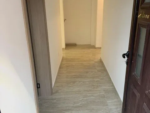 Prodaja, trosoban stan, 78m², Centar, Tivat - image 3