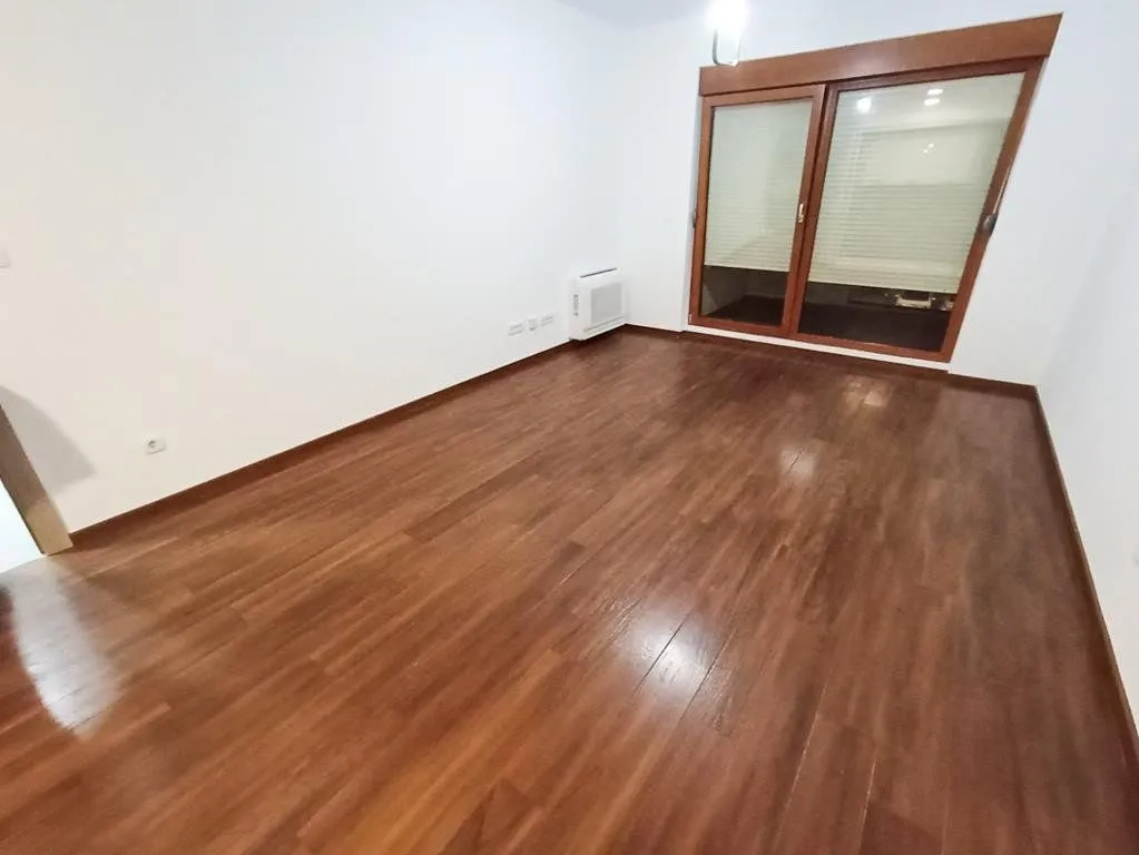 Izdavanje, dvosoban stan, 70m², Master Kvart, Podgorica