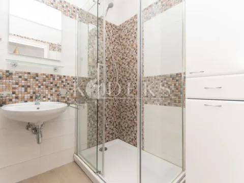 Izdavanje, jednosoban stan, 42m², Stari Aerodrom, Podgorica - image 8