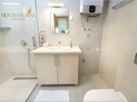 Izdavanje, garsonjera, 30m², Budva, Crna Gora - image 8