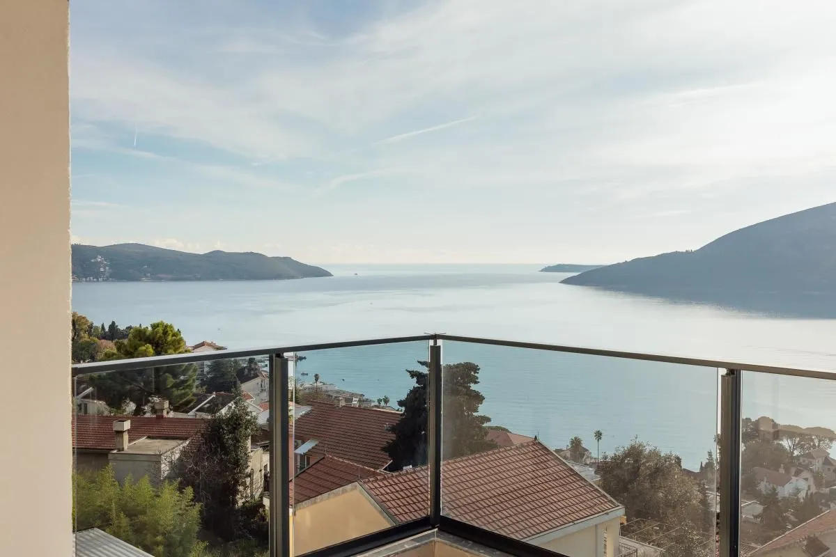 Prodaja, trosoban stan, 119m², Herceg Novi, Crna Gora