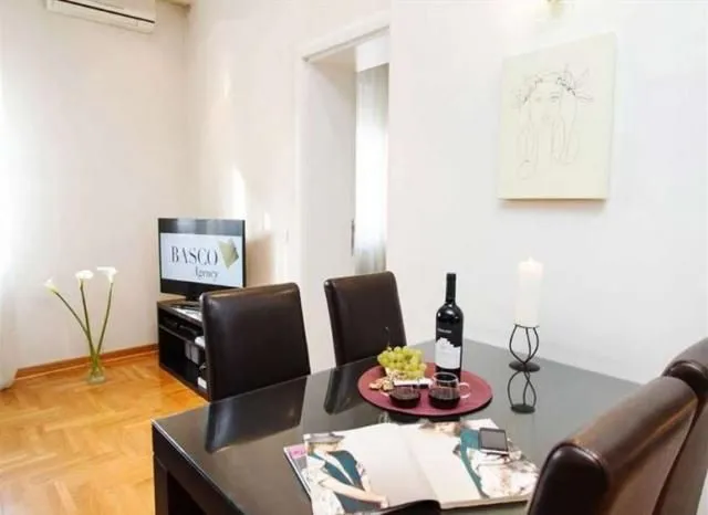Rent, three bedroom apartment, 56m², Stari Grad, Beograd