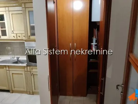 Izdavanje, četvorosoban stan, 120m², Kalenić Pijaca, Vračar Sve Podlokacije - image 7