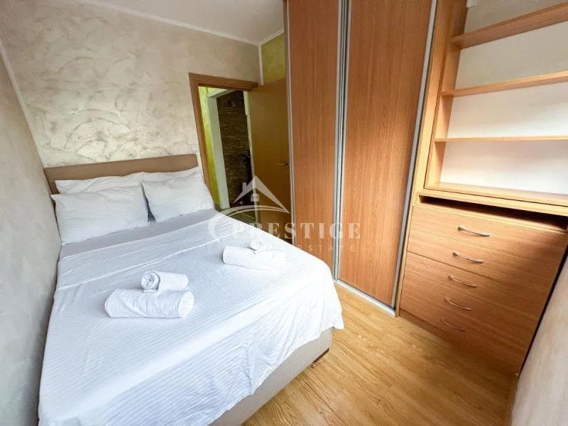 Izdavanje, dvosoban stan, 60m², Blok 5, Podgorica