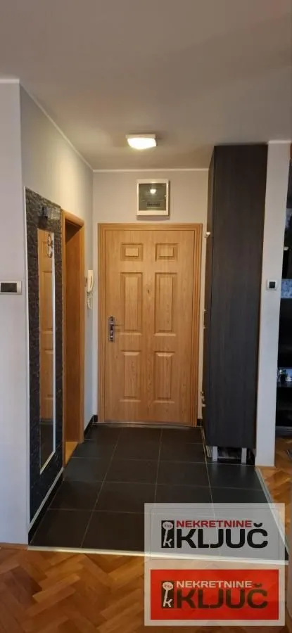 Prodaja, trosoban stan, 70m², Bulevar Oslobodjenja, Novi Sad Sve Podlokacije