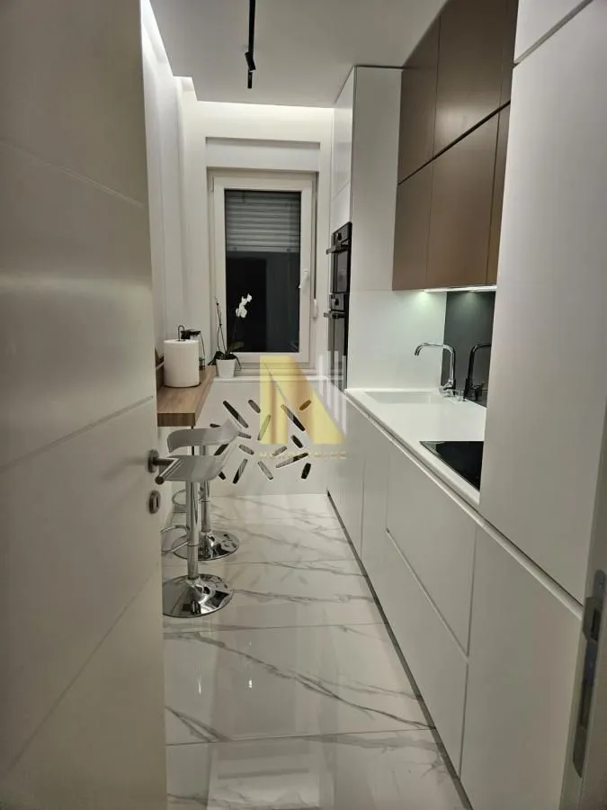 Izdavanje, jednosoban stan, 42m², Bulevar Evrope, Novi Sad Sve Podlokacije