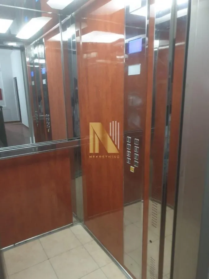 Izdavanje, garsonjera, 31m², Bulevar Evrope, Novi Sad Sve Podlokacije