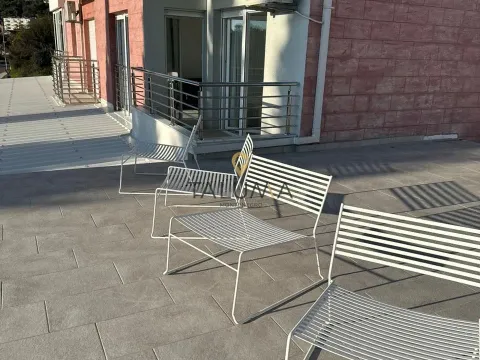 Sale, two bedroom apartment, 60m², Petrovac, Budva - image 11