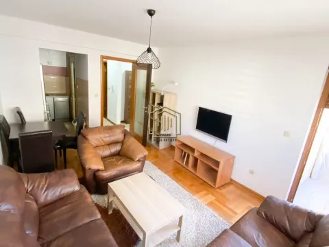 Izdavanje, dvosoban stan, 65m², Stari Aerodrom, Podgorica - image 2